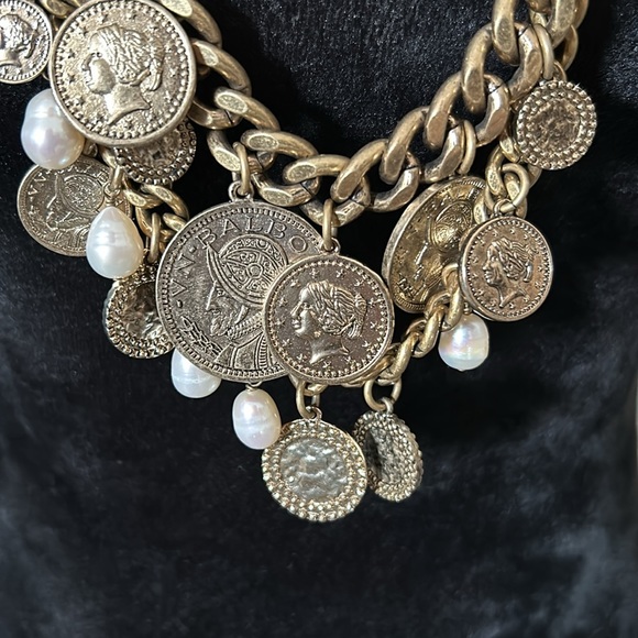 Ann Taylor Gold Coin Necklace NWT - Picture 3 of 5